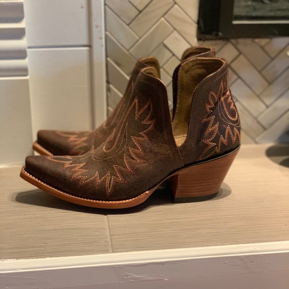 Ariat Dixon Booties - Picture 3 of 5